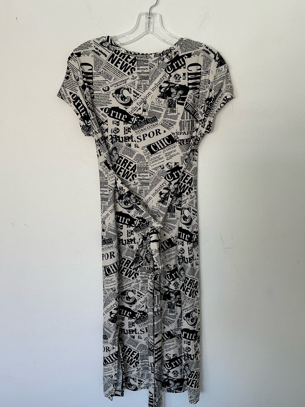Derek Heart Newspaper Print Tie Waist Dress Size Large Black White Stretch - Picture 2 of 9